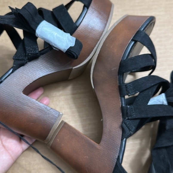 Torrid Black Strappy Ankle Wrap Wooden Heel Chunky Sandals Womens Size 8.5 NWT - Picture 11 of 14